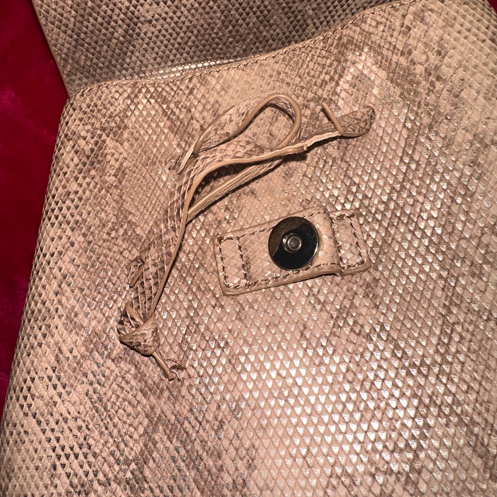 Elegant Tan Women's Bag - Picture 6 of 8